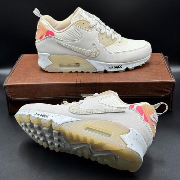 Nike x Undefeated Air Max 90 Platinum Tint - Picture 12 of 13